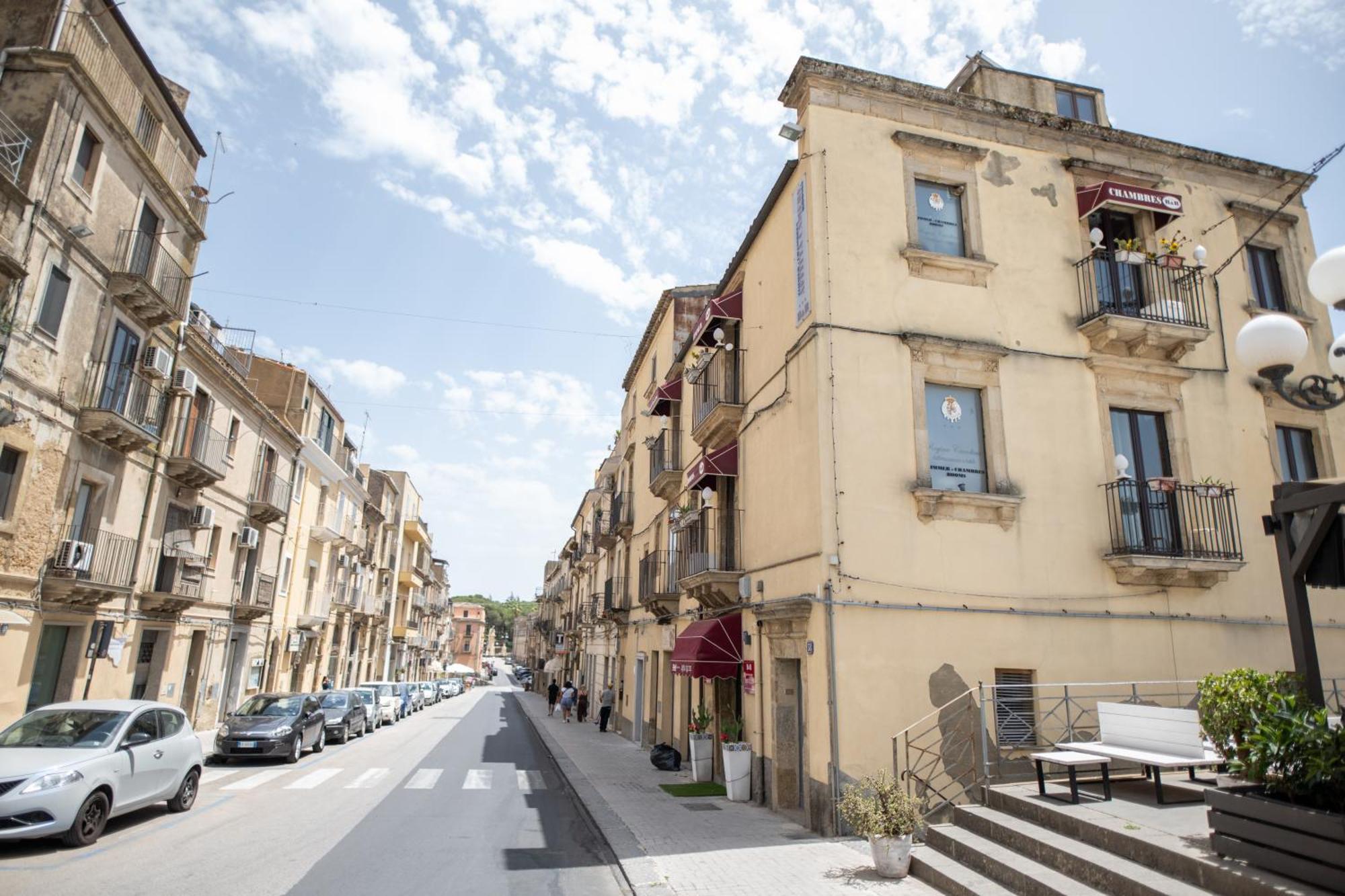 B&B Regina Carolina Caltagirone Exterior foto