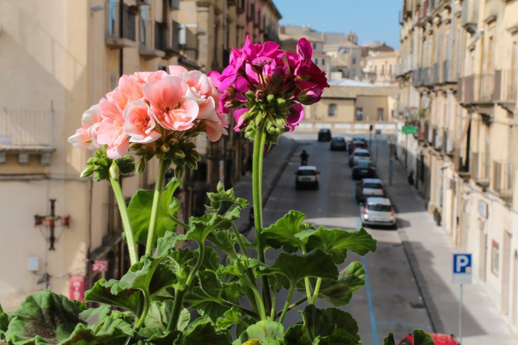 B&B Regina Carolina Caltagirone Exterior foto