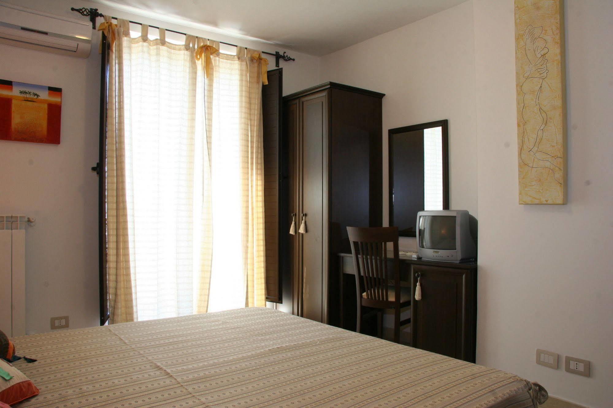 B&B Regina Carolina Caltagirone Exterior foto